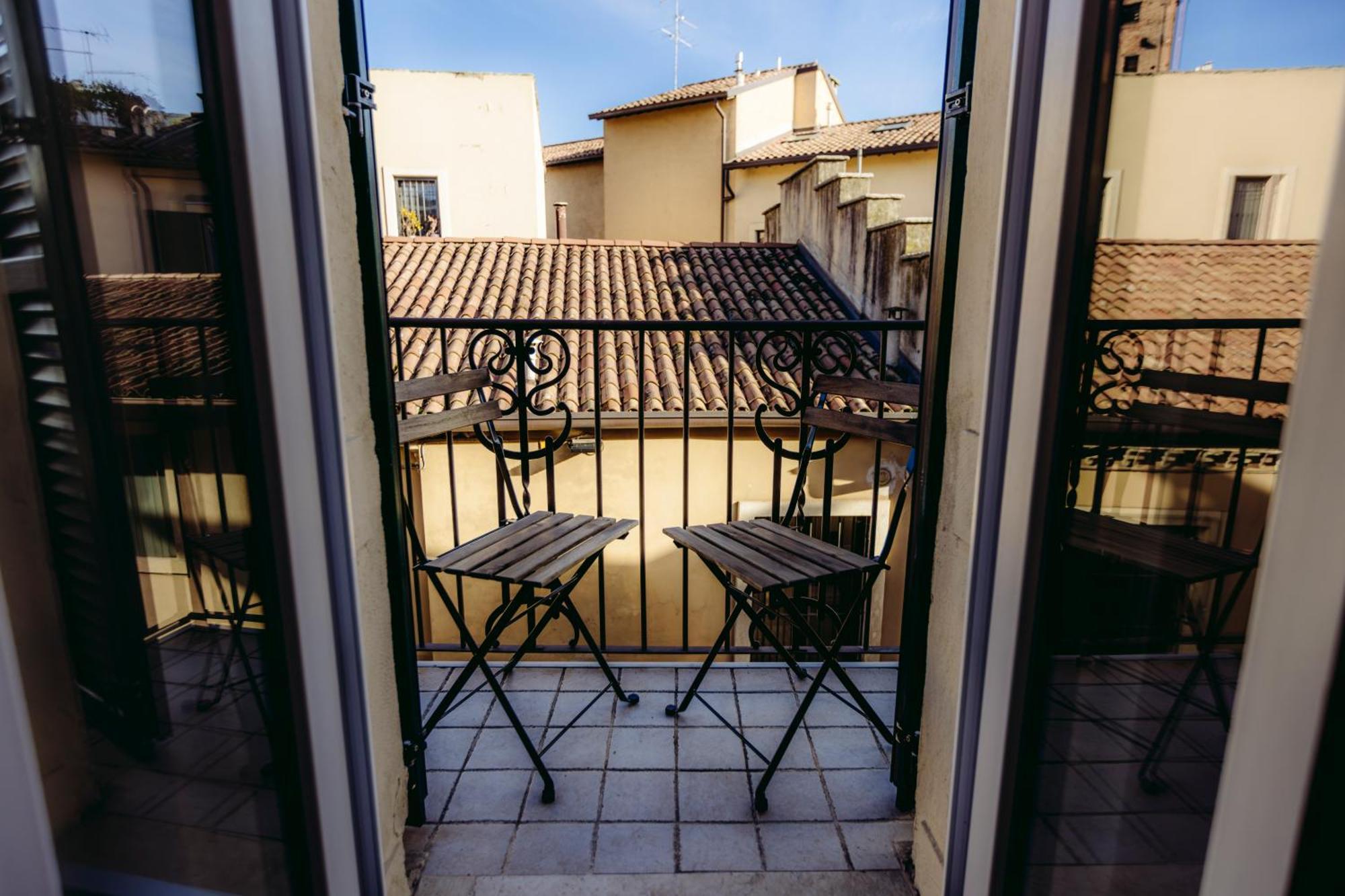 Eap Suites, Verona Eksteriør billede